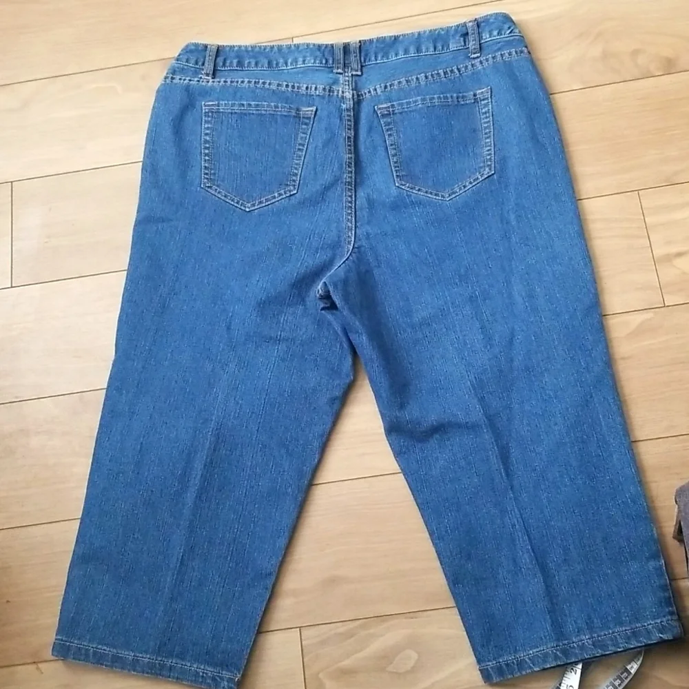 CJ Banks Capri Cropped Jeans 14W